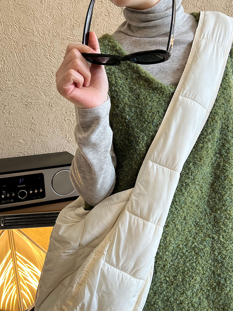 FA7B9484-5C4D-494D-885E-EB0503