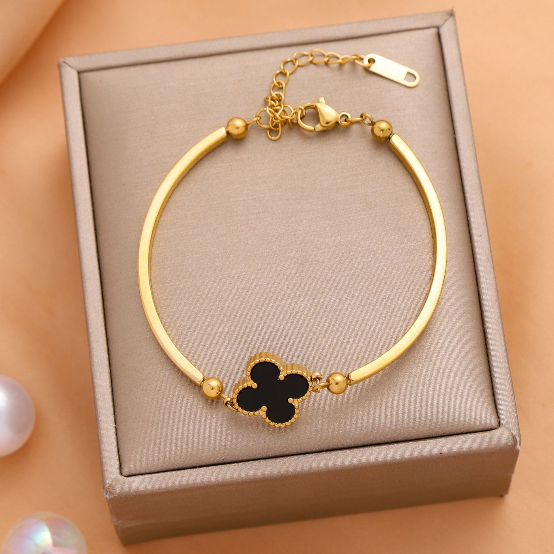 Ventas transfronterizas calientes nuevas pulseras de acero de titanio personalidad femenina de alto nivel diseño ligero de lujo moda temperamento versátil joyería de acero de titanio image 53