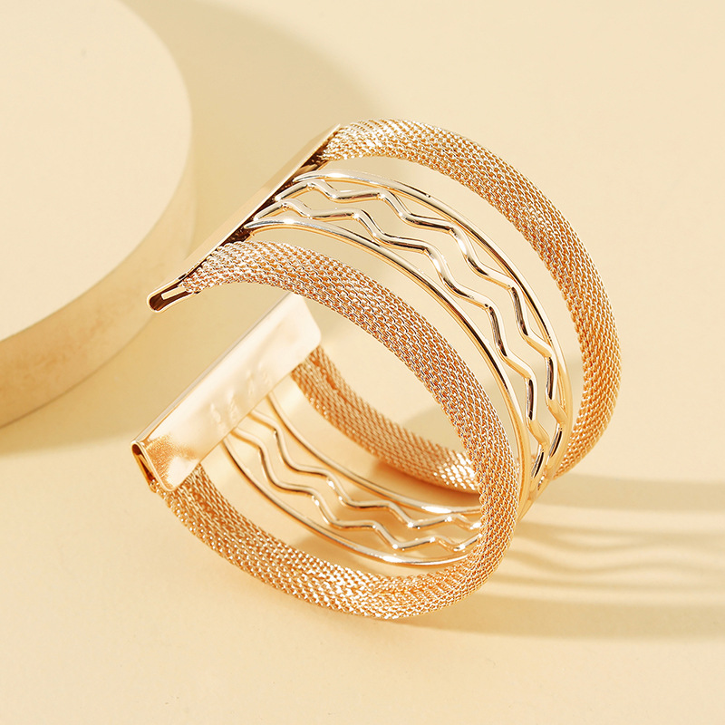 New Simple Hollow Pattern Bracelet Opening Adjustable Simple Personality Bracelet