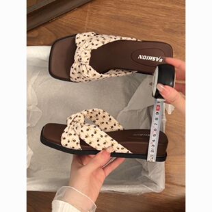 2026�W�t��������µ����gһ��ЬŮС���OӋ�иɃ�����һ����Ь