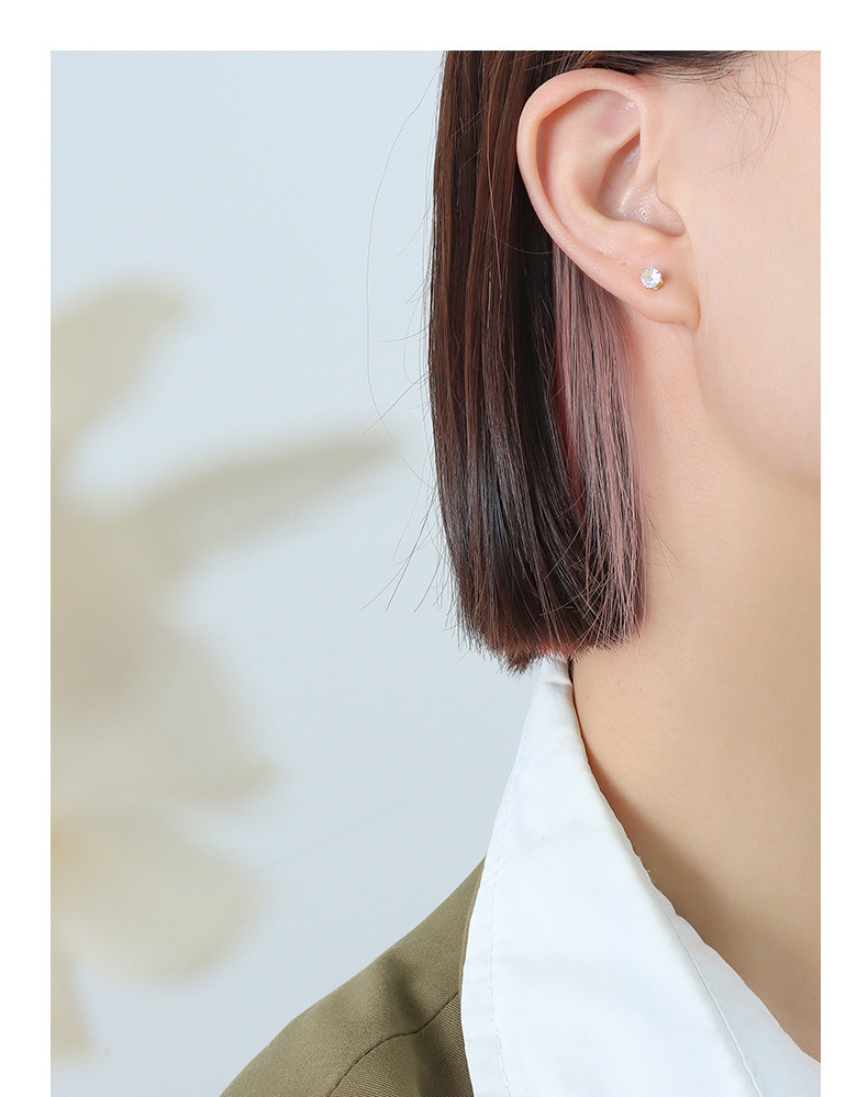 Korean Adjust Zircon Inlaid Earrings Elegant Copper Gold Earrings display picture 3