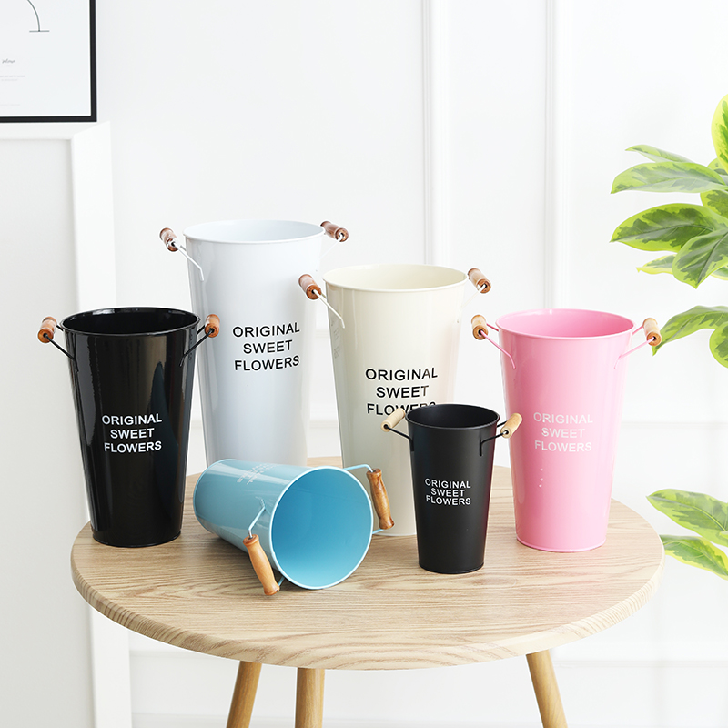 Estilo nórdico, hogar, cubo de flores, floristería, cubo de flores, decoración, cubo de metal, arreglo floral, cultivo de flores en aguas profundas, cubo de hierro, oro grande, pequeño