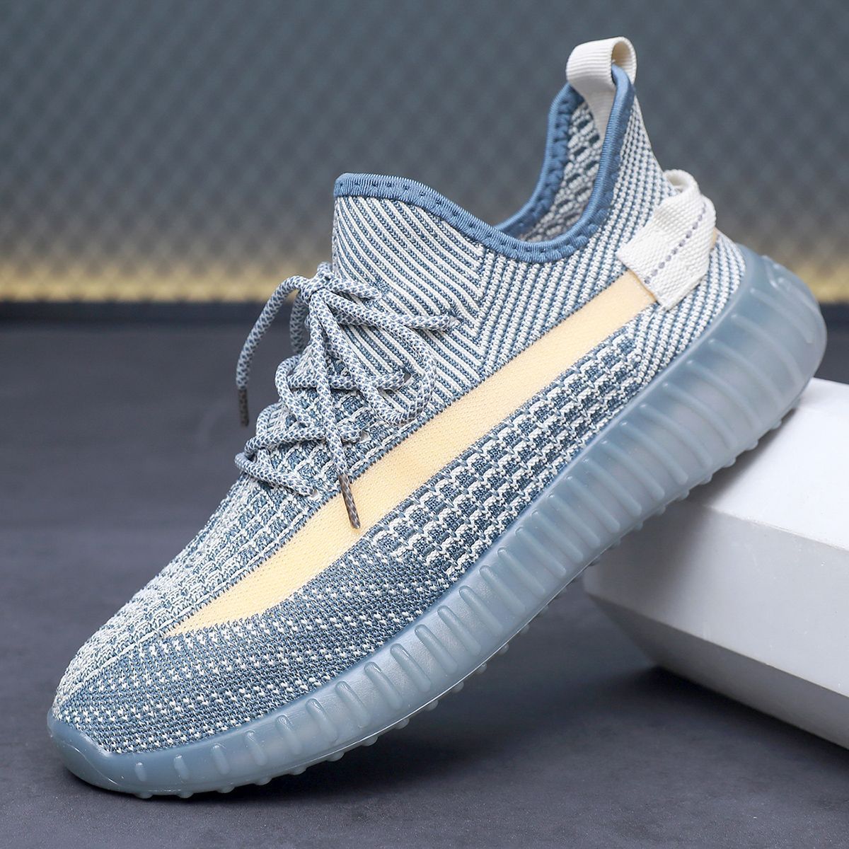 Summer breathable sports comfortable footwear, casual universal sneakers for men and women, Collection Year 2026, easy to put on