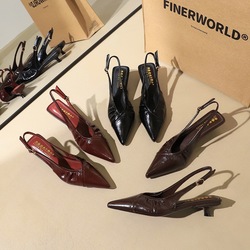 2322-1 Korean Retro Pana Pattern Pointed Shallow Mouth Low Heel Women's Shoes with Empty Back One Button Fashion Professional Single Shoes for Women