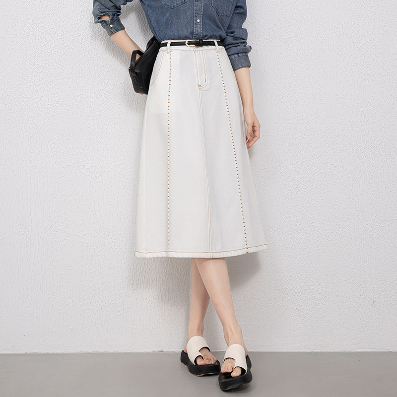 If the 2026 Summer New High-Waisted Denim Skirt for Women Is White, Loose-Fitting, Casual, and A-Line Style, Model 8070