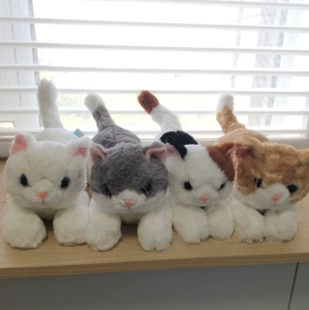 Мягкая игрушка трёхцветная кошка плюшевый котёнок-подушка