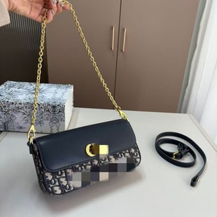 D�����г���С����Ůʽ2025�¿�r�аٴ�б����͹�����С���