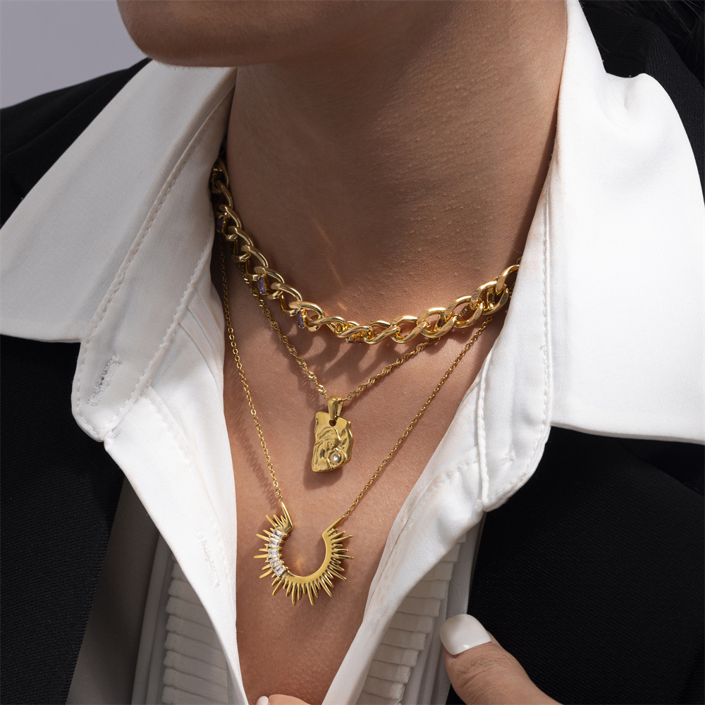 Nicho popular de Tai Na Europa y América collar de acero inoxidable simple sensación de alta calidad universal collar de acero de titanio cadena de clavícula para mujeres