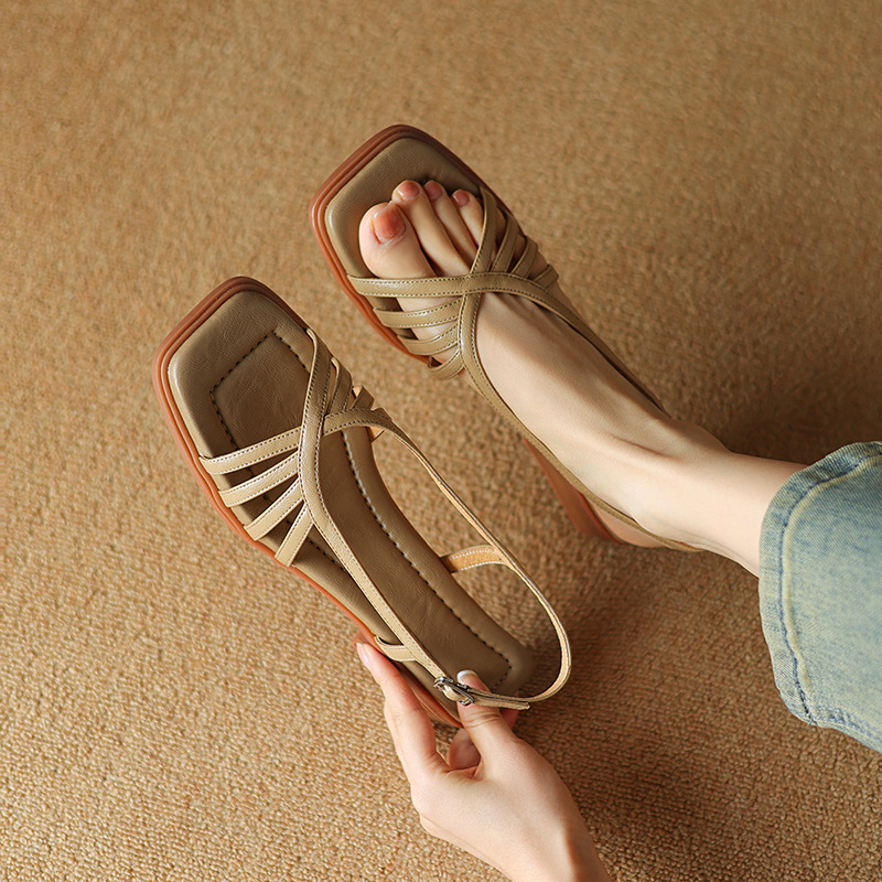 Sandal nữ mũi vuông gót vuông da cừu phong cách La Mã quai mảnh hở ngón — Màu trắng be
