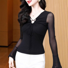 系带V领网纱打底衫女秋装2025年新款时尚喇叭长袖t恤洋气镂空小衫