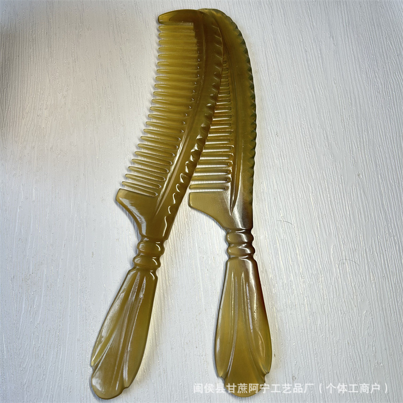 Horn Comb Gua Sha Board 18cm Thick Ox Horn Hair Comb for Men Travel Smooth Styling overview