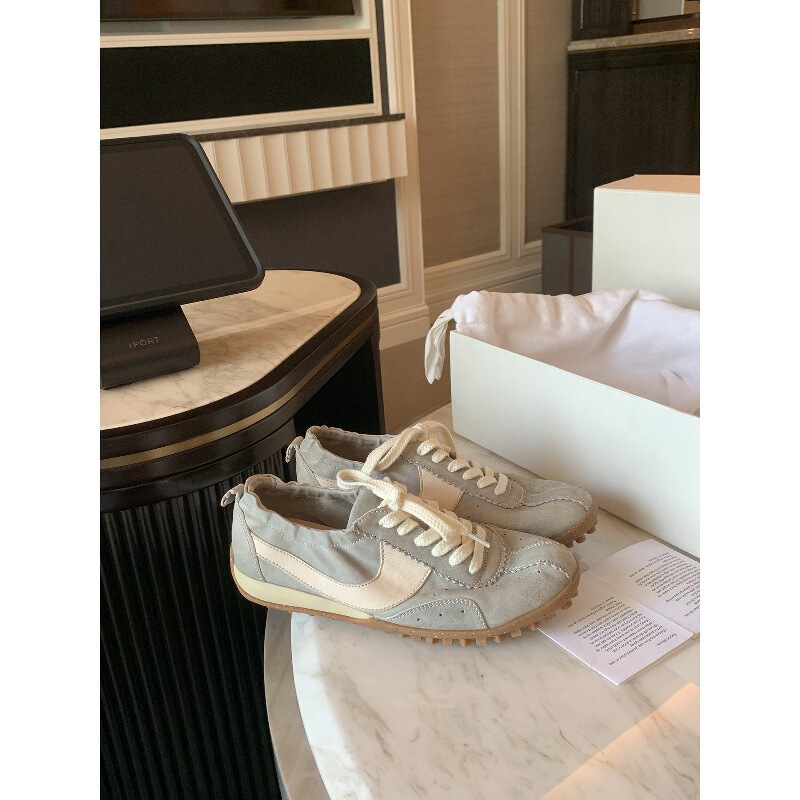 Cowhide Version of the Grape-Colored Ma Style Shoes with Hidden Height Increase, Soft and Flexible Patchwork Design, Lace-Up and Elastic German Training Shoes for Women, Casual Sports Shoes, Forrest Gump Style Shoes Cowhide Version of the Grape-Colored Ma Style Shoes with Hidden Height Increase, Soft and Flexible Patchwork Design, Lace-Up and Elastic German Training Shoes for Women, Casual Sports Shoes, Forrest Gump Style Shoes