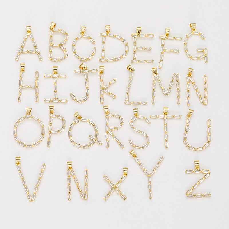 Venta caliente transfronteriza nuevo estilo de cobre con incrustaciones de circón 26 letras inglesas collar colgante T cuadrado de bambú letra cadena de clavícula femenina