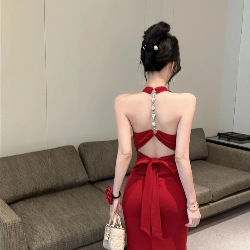 御姐风感超好看挂脖吊带修身包臀长裙红色连衣裙2025新款穿搭|undefined