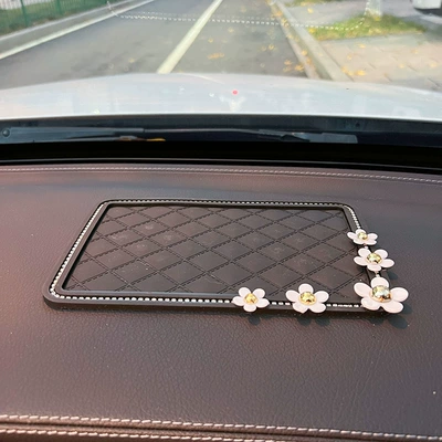 console decoration couple creative car — Perfplant seat - square-camellia-pad