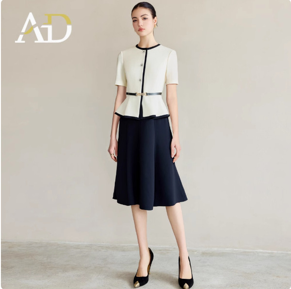 Ad High-End Chanel-Style Dress for Women 2026 New Model Fake Two-Piece Color-Blocking Set Fashionable and Youthful, Age-Reducing and Slimming