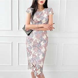 2023夏季新款韩版气质修身中长款拼色水融花包臀时尚连衣裙