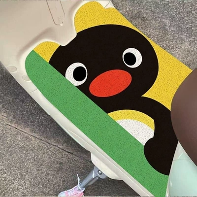 vehicle floor mat, waterproof, non-slip, Universal Foot Pad - little-penguin-peeking-out-from-the-wallthe-wire-loop-needs-to-be-cut-by-yourself-3050cm1119