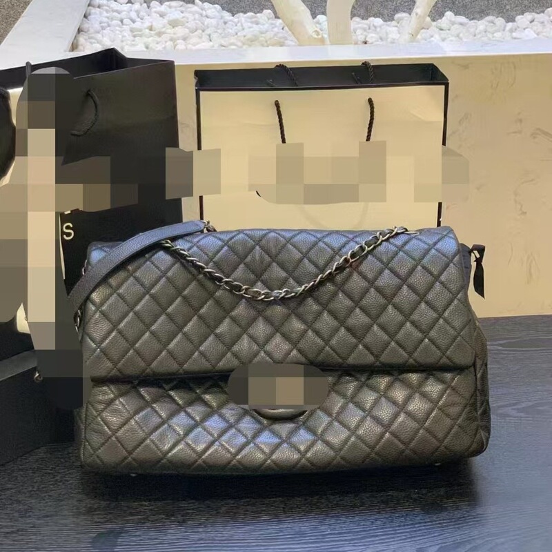 New Chanel Airport Travel Bag, Classic Large Bag, Large Capacity Handbag, Quilted Travel Bag New Chanel Airport Travel Bag, Classic Large Bag, Large Capacity Handbag, Quilted Travel Bag