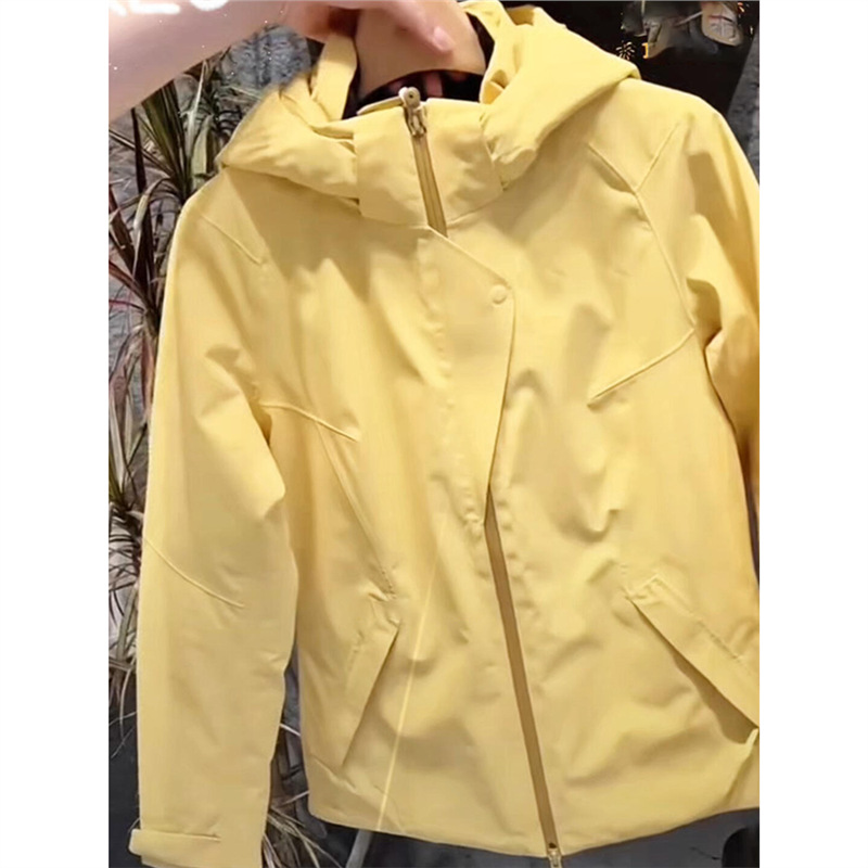 노란색 재킷