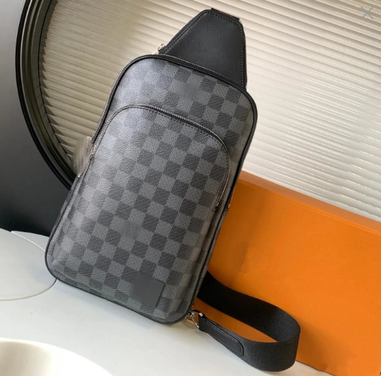 新商品の男性の胸のカバンの経典の格子のカバンのショルダーバッグの斜め掛けのショルダーバッグのファッションの胸のカバンのファッションの男性のカバンの大容量の胸のカバン|undefined