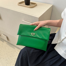 纯色简约信封包2023新款质感时尚休闲通勤手拿包零钱包包气质女包