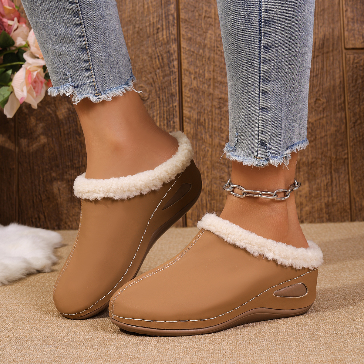 Women's Fleece Lined Wedge Heel Slippers Plus Size Thick Sole Warm Fur Lined Closed Toe Cotton Autumn New Size 43_vogvips.com