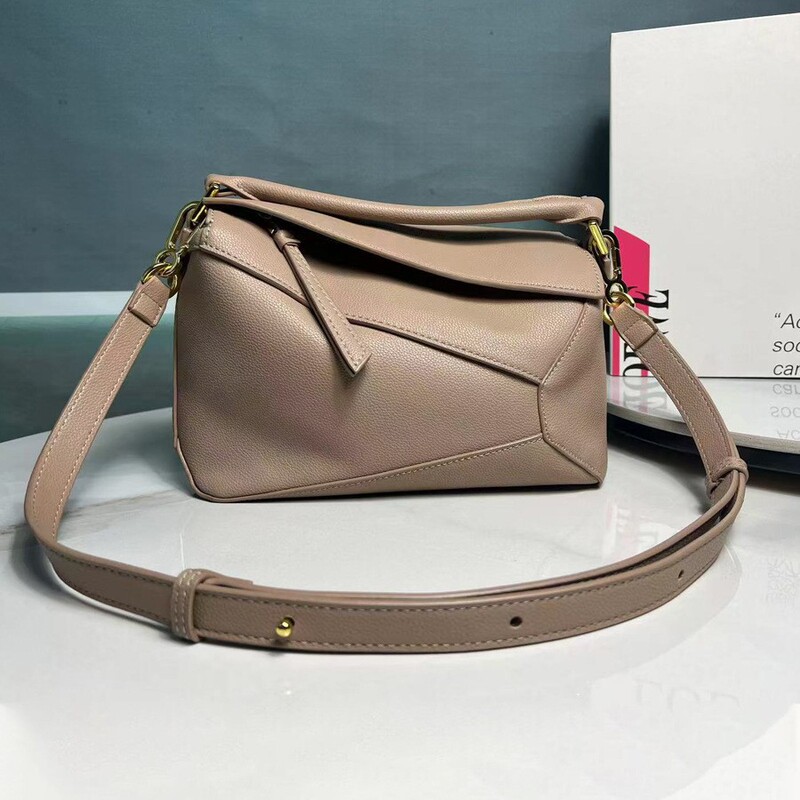 2026 New Model High-Quality Genuine Leather Puzzle Geometric Bag with Leather Patchwork for Women, Shoulder Crossbody Handbag 2026 New Model High-Quality Genuine Leather Puzzle Geometric Bag with Leather Patchwork for Women, Shoulder Crossbody Handbag