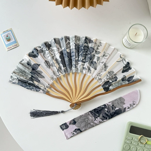 Серый (с чехлом)