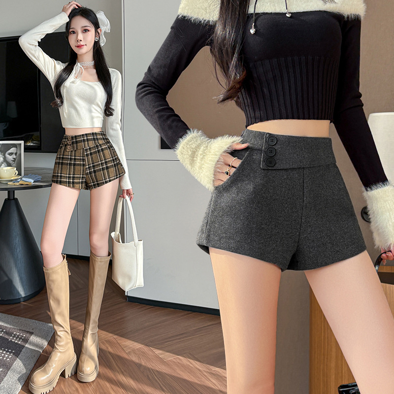 扣子毛呢料a字短裤女秋季季2025新款复古显瘦休闲裤低腰辣妹热裤