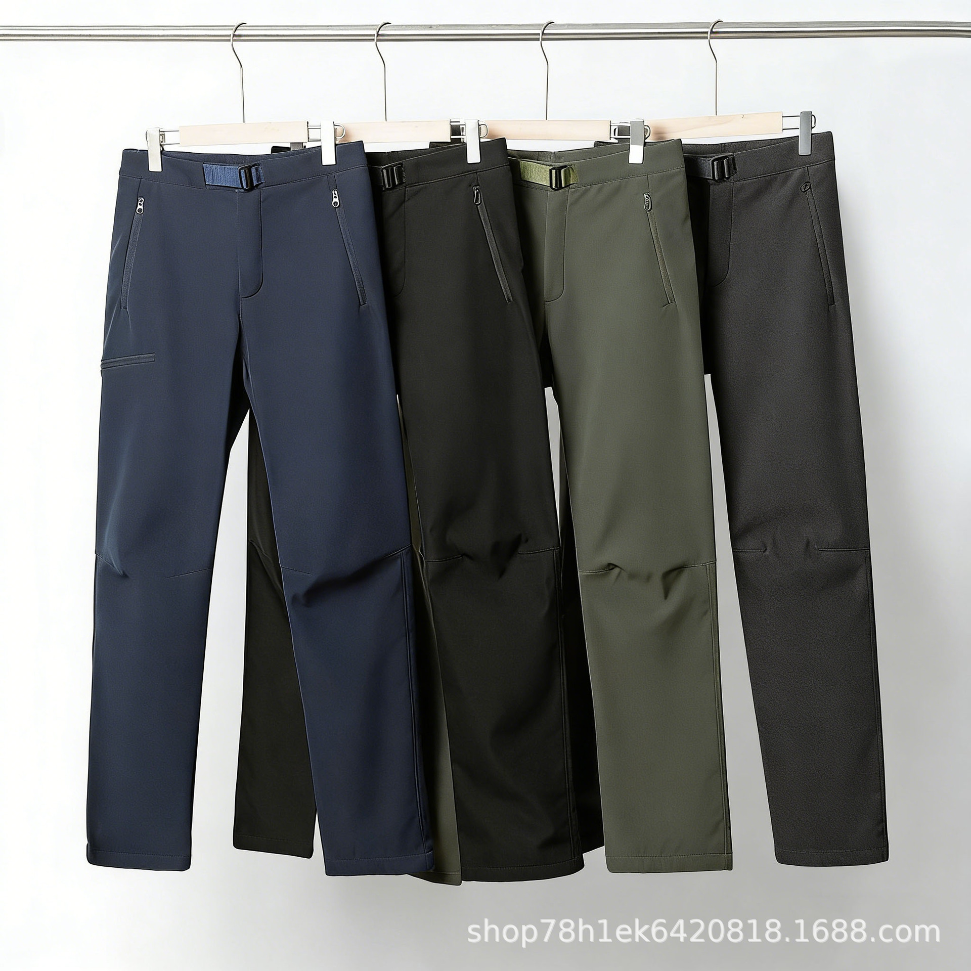 Straight-Leg Outdoor Softshell Pants for Autumn and Winter, Versatile Fleece-Lined Casual Pants with a Zipper Belt, Designer Style with Small Checkered Texture