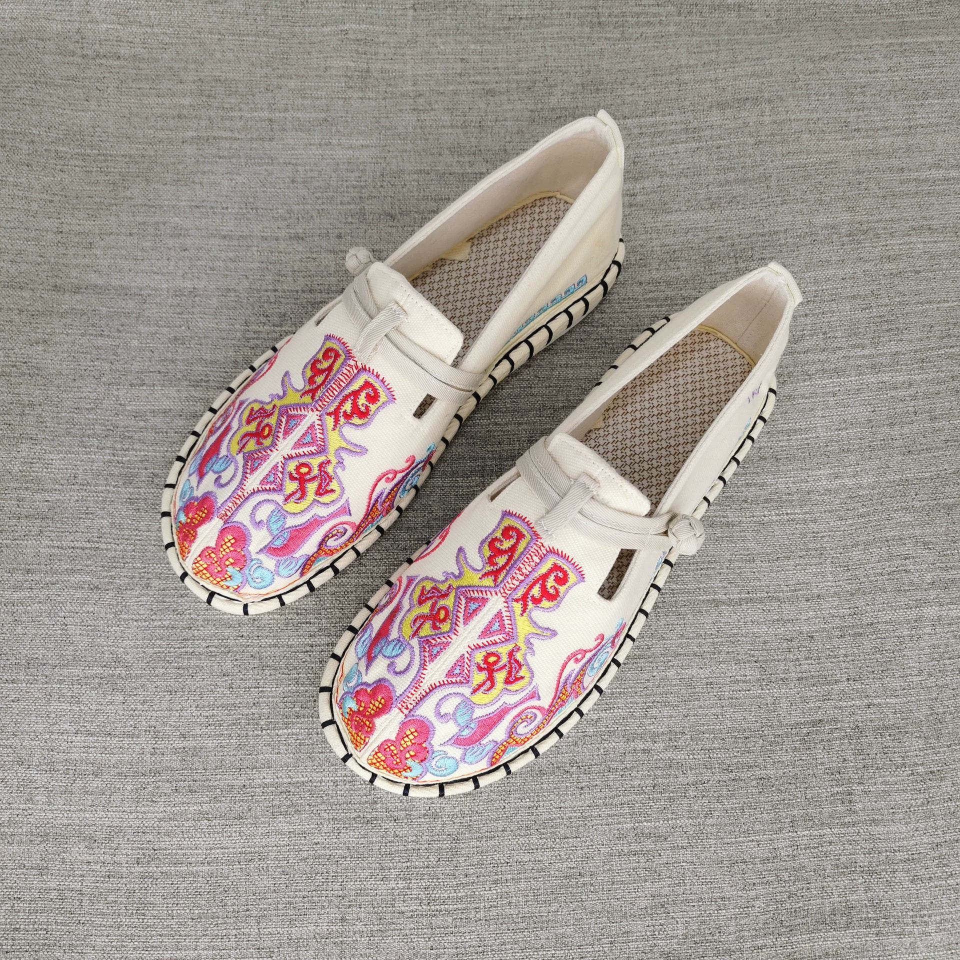 Обувь, бессердеченностьSlip-ons для отдыха