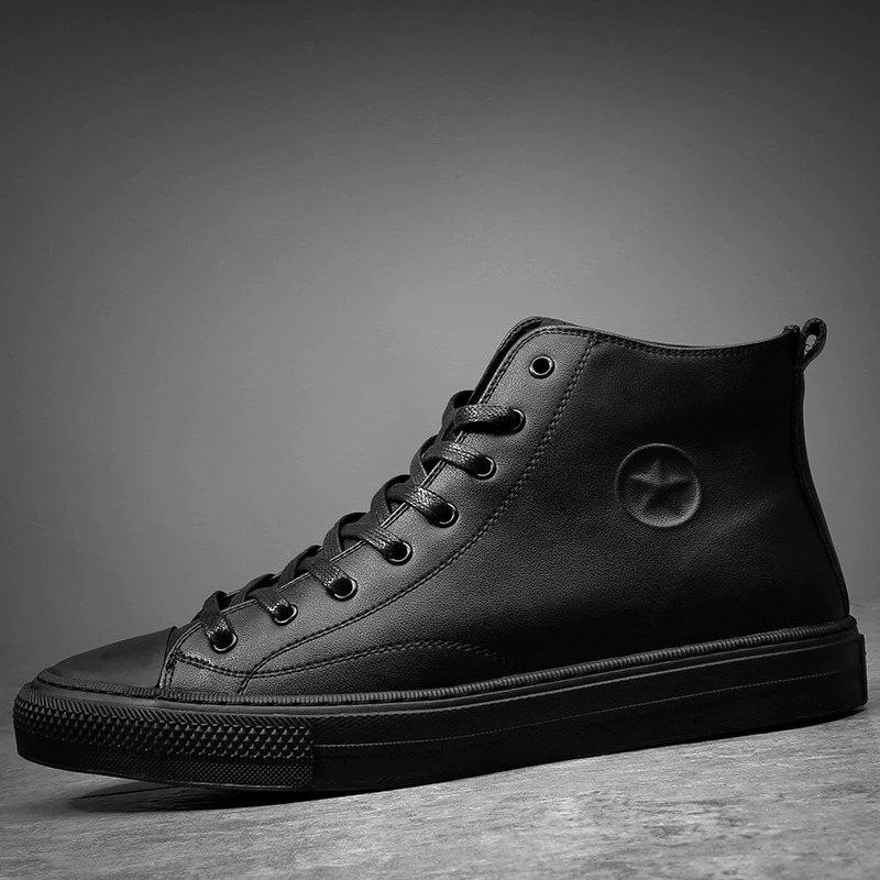 Прямые поставки с фабрики: осенне-зимние мужские высокие кеды, модные черные кроссовки, повседневные кожаные туфли средней высоты оптом.