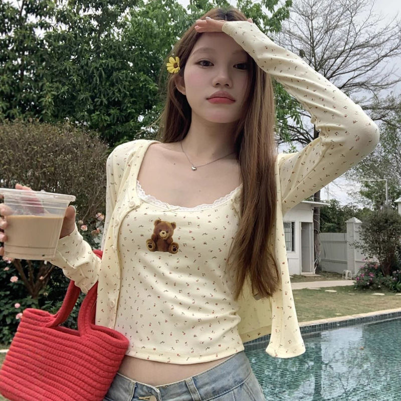 Sweet Hot Girl Suit for Small Women, Floral Cardigan Short Jacket, New Autumn Bear Print Camisole Two-Piece Set
