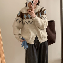 复古风几何菱格毛衣外套女2024秋冬新款翻领加厚软糯针织开衫上衣