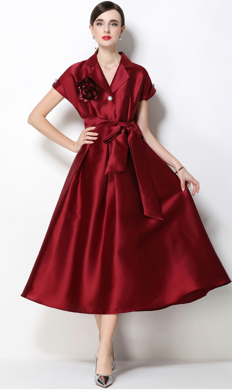 Đầm maxi nữ hoa nổi tay ngắn cổ vest thắt eo jacquard xòe — màu đen, Rượu vang đỏ, xanh lam, màu hồng đậm chi tiết 7