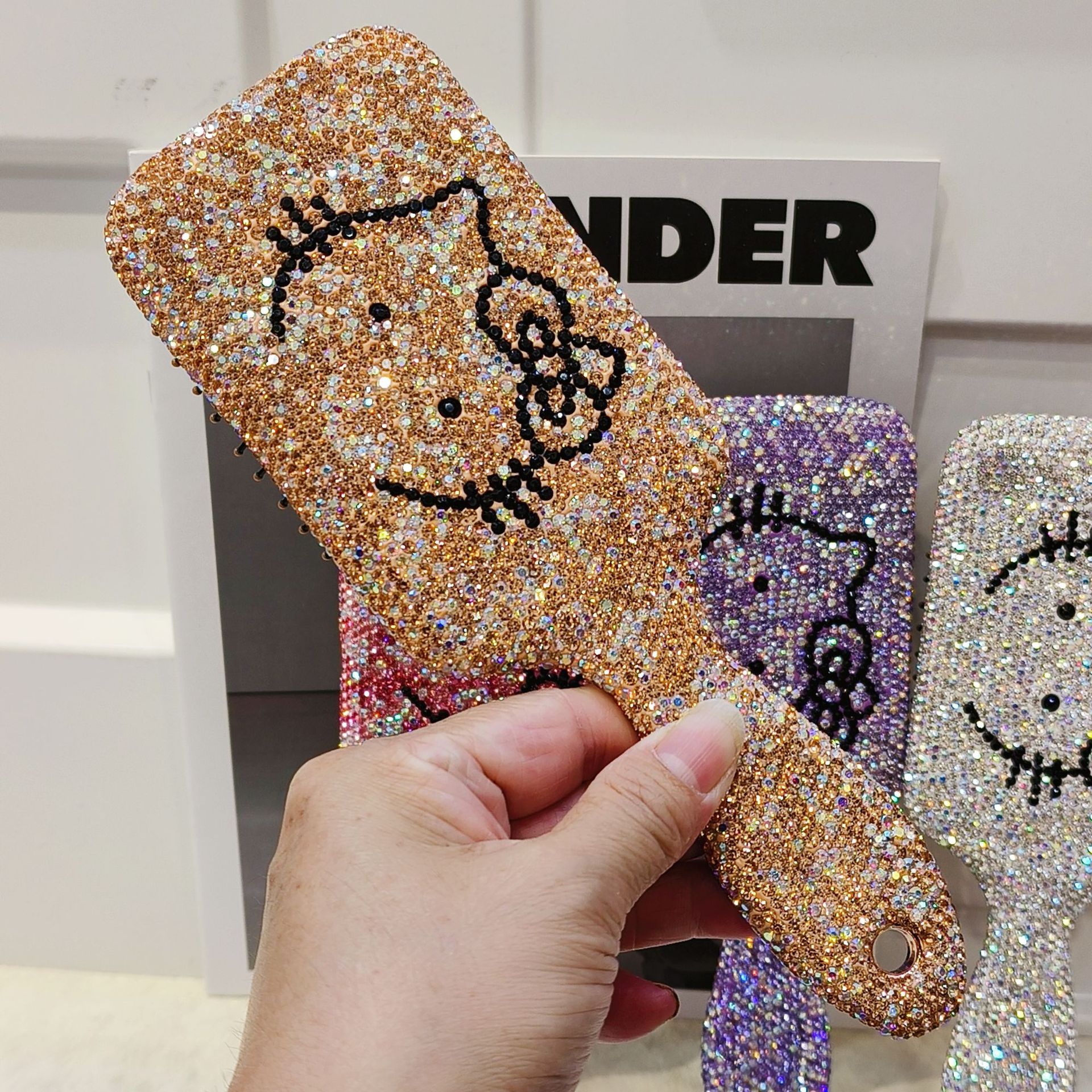 Cross-border kt gatos venta caliente peines cojín de aire para mujeres piel de aceite de masaje de salud peine eléctrico peines de bolsa de aire dorada peines de diamantes