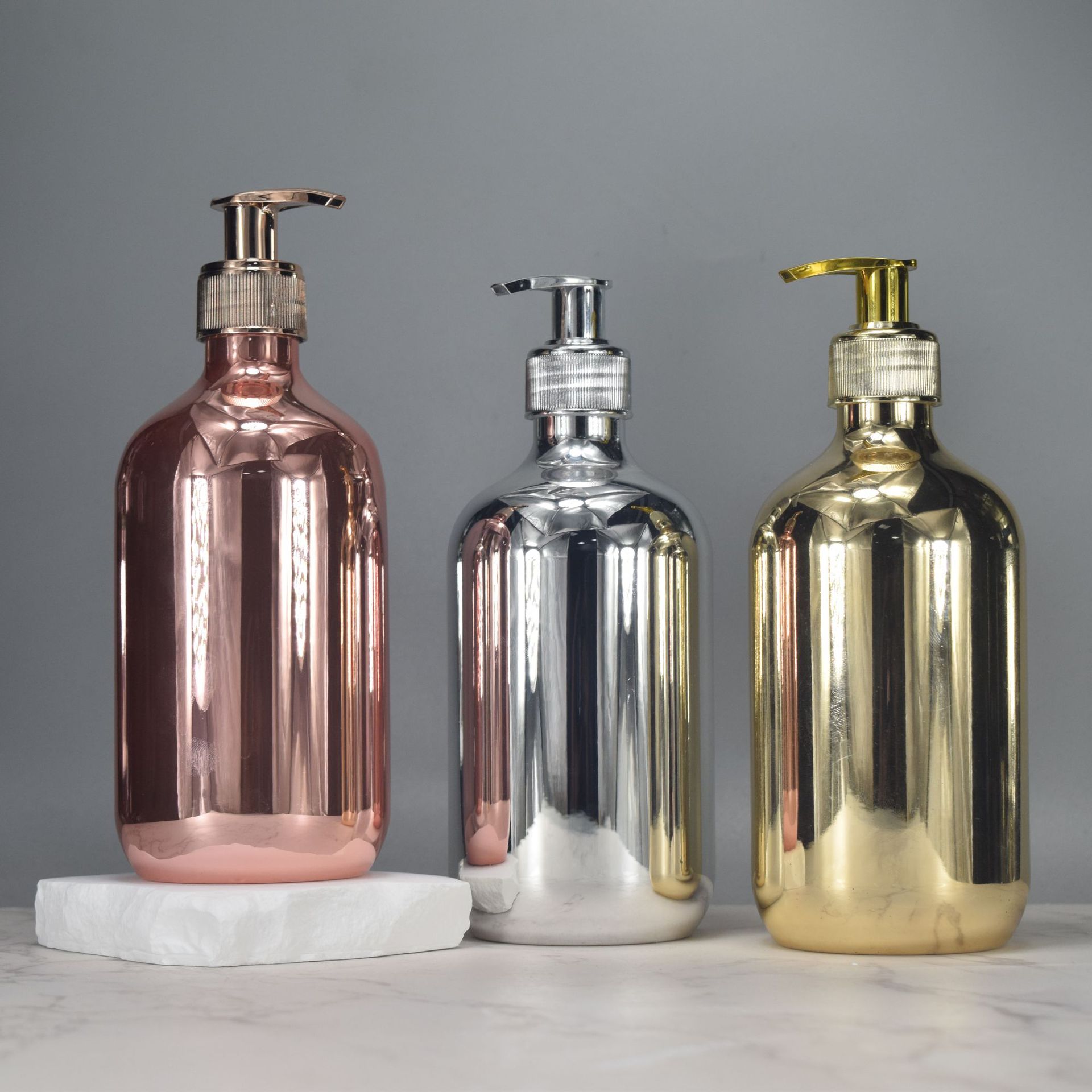500ml300ml botella de loción de plata galvanoplastia de alta gama de lavado y protección sub-embalaje botella de prensa botella de embalaje cosmético de plástico