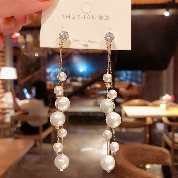 elegant fashionable earrings pearl