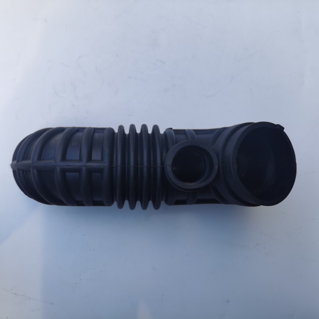 Car engine air intake pipe is suitable for Opel antara Chevrolet 2.4 Kopac 96628910