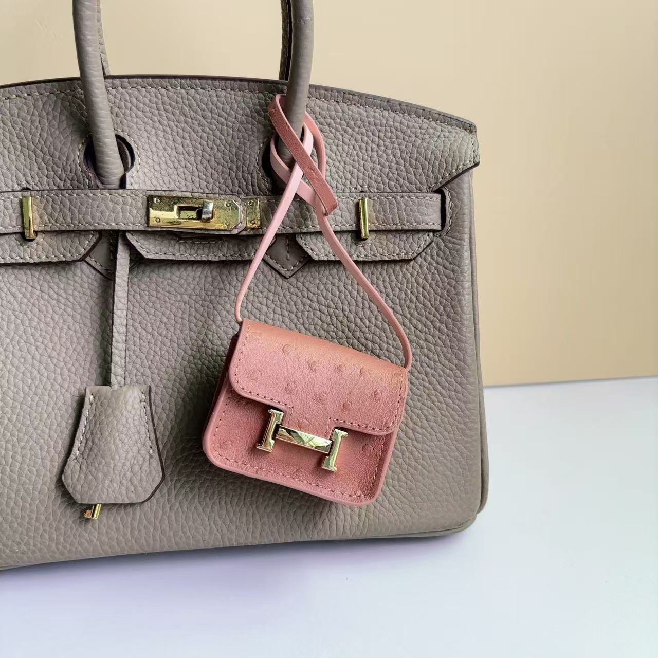 누드 핑크 타조 패턴