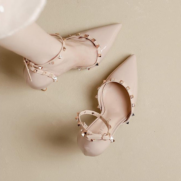 High heels with studs stiletto heels