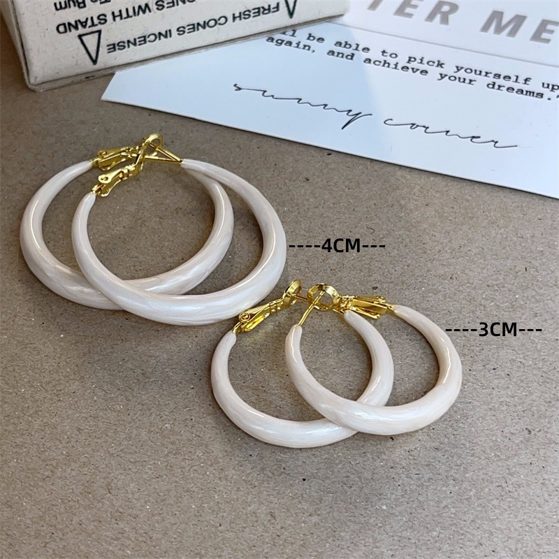Fashionable and Elegant Enamel-Glazed White Large Hoop Earrings with Silver-Plated Pins, Unique and Bold Earrings, Simple Ins Style