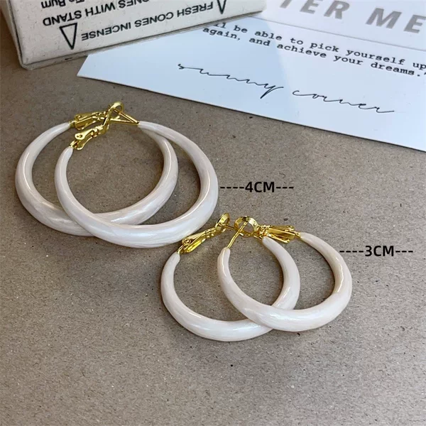 Fashionable and Elegant Enamel-Glazed White Large Hoop Earrings with Silver-Plated Pins, Unique and Bold Earrings, Simple Ins Style