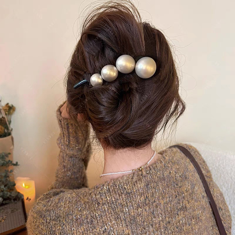 後頭部にツイストクリップが付いた新しいスタイルのワンラインヘアクリップ、軽い高級感と高級感のあるヘアクリップ、女性用のアヒルのくちばしクリップヘッドドレス|undefined