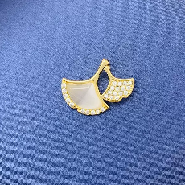 【050】 White jade ginkgo leaves*golden color