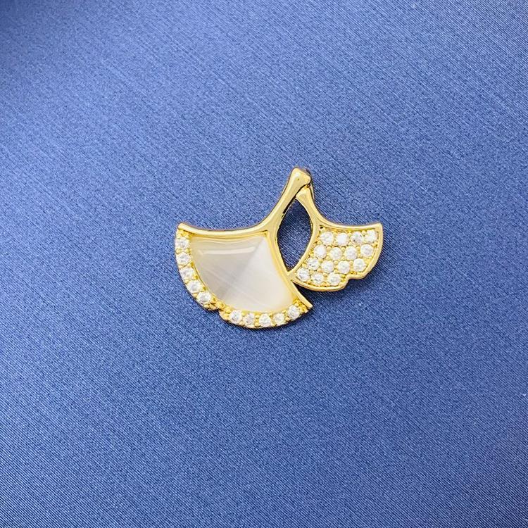 Tiktok Venta caliente colgante al por mayor auto-seleccionado 100 cobre colgante único con fuente de cadena de fábrica al por mayor sin cadena