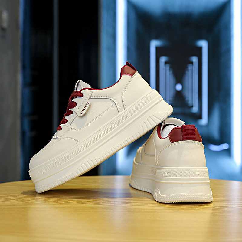 Muffin con suela gruesa zapatos blancos para mujeres 2025 nueva moda versátil cómodo ligero redondo correa zapatos de skate casuales