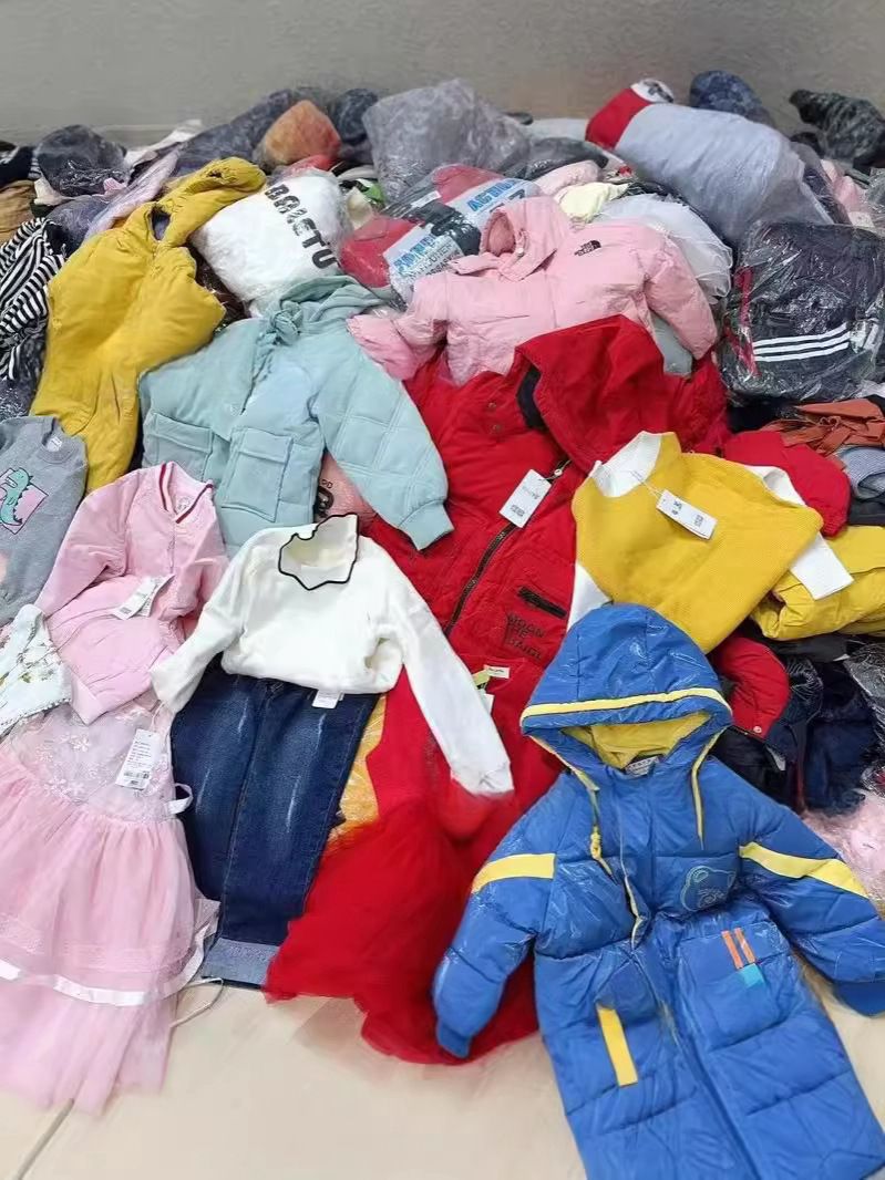 Patpat Kids Sets marca de comercio exterior ropa infantil otoño invierno miscelánea ropa de algodón para niños chaqueta de plumón