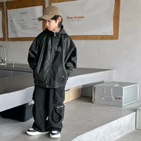 Пальто из кожи PU для мальчиков зимой 2024 новый иностранный костюм толстый топ зимняя одежда
